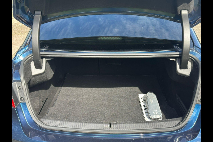 Renault Talisman 1.6 TCe Intens 150 PK | Trekhaak | 4Control | BOSE Audio | Dodehoeksensoren | Navigatie | Achteruitrijcamera | Full LED |
