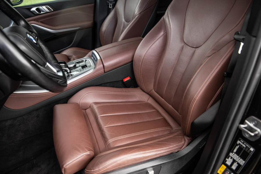 BMW X5 xDrive45e High Executive CARPLAY / CAMERA / DEALER ONDERHOUDEN / BRUIN LEER / STOELVERWARMING / TREKHAAK