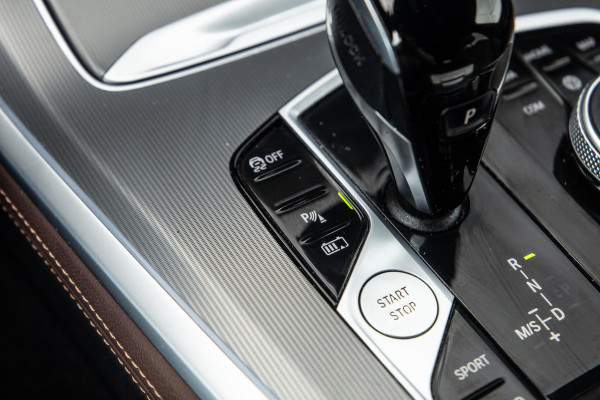BMW X5 xDrive45e High Executive CARPLAY / CAMERA / DEALER ONDERHOUDEN / BRUIN LEER / STOELVERWARMING / TREKHAAK