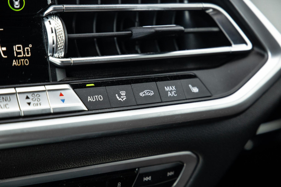 BMW X5 xDrive45e High Executive CARPLAY / CAMERA / DEALER ONDERHOUDEN / BRUIN LEER / STOELVERWARMING / TREKHAAK