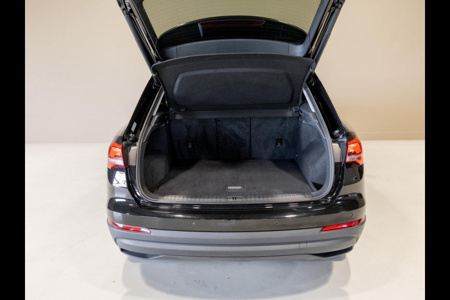 Audi Q3 35 TFSI Advanced Pro Line Business / 150pk / Trekhaak / Bang & Olufsen / Achteruitrij camera / Stoelverwarming / Leder /