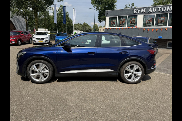 Audi Q4 Sportback e-tron 45 Edition 82 kWh VAN: 44.900,- VOOR: 41.877,- UW WKVOORDEEL: 3.023,-|S-LINE| 10.000KM! | STOELVERWARMING| ELEKTRISCHE ACHTERKLEP| ACHTERUITRIJCAMERA | MATRIX LED|