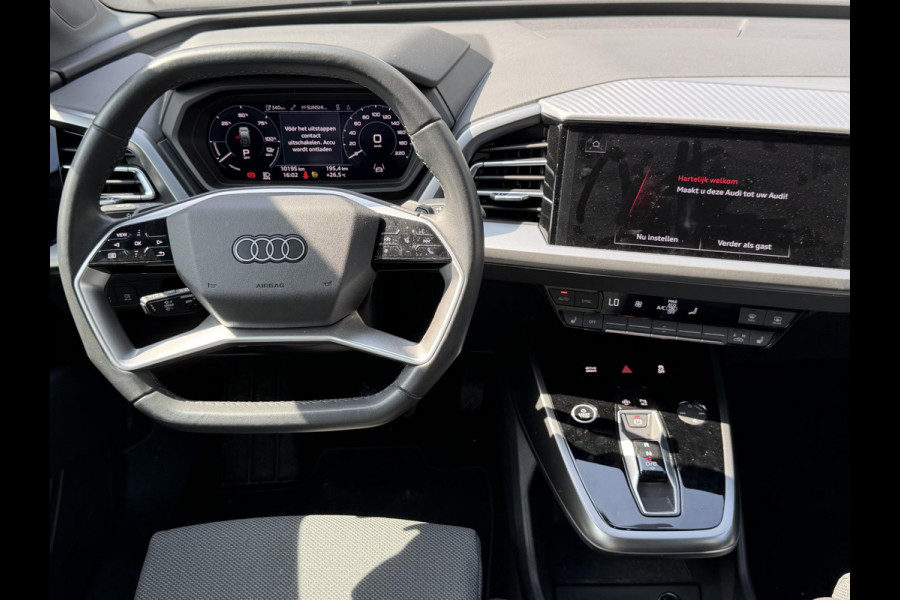 Audi Q4 Sportback e-tron 45 Edition 82 kWh VAN: 44.900,- VOOR: 41.877,- UW WKVOORDEEL: 3.023,-|S-LINE| 10.000KM! | STOELVERWARMING| ELEKTRISCHE ACHTERKLEP| ACHTERUITRIJCAMERA | MATRIX LED|
