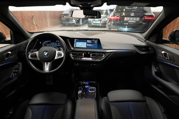 BMW 1-serie 120i M-Sport Pano|Sfeer|Stuurverwarming