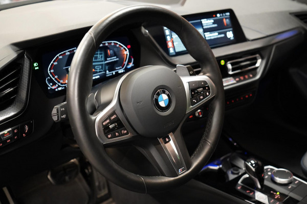BMW 1-serie 120i M-Sport Pano|Sfeer|Stuurverwarming