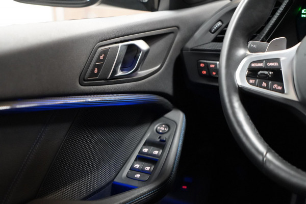 BMW 1-serie 120i M-Sport Pano|Sfeer|Stuurverwarming