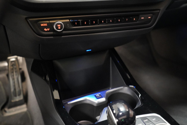 BMW 1-serie 120i M-Sport Pano|Sfeer|Stuurverwarming