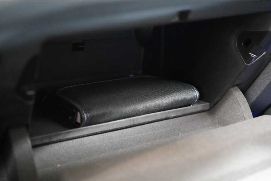 BMW 1-serie 120i M-Sport Pano|Sfeer|Stuurverwarming