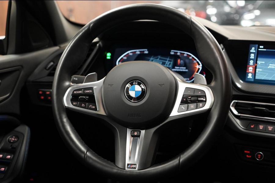 BMW 1-serie 120i M-Sport Pano|Sfeer|Stuurverwarming