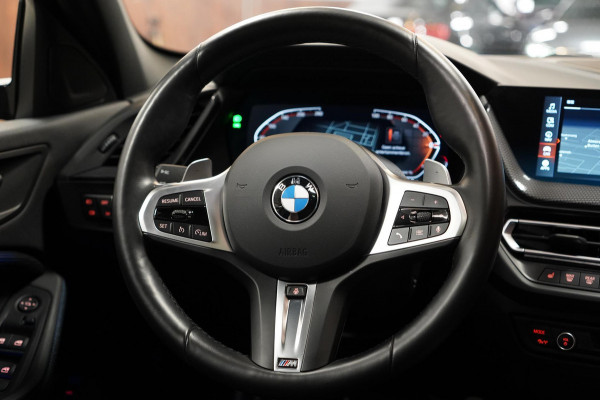 BMW 1-serie 120i M-Sport Pano|Sfeer|Stuurverwarming