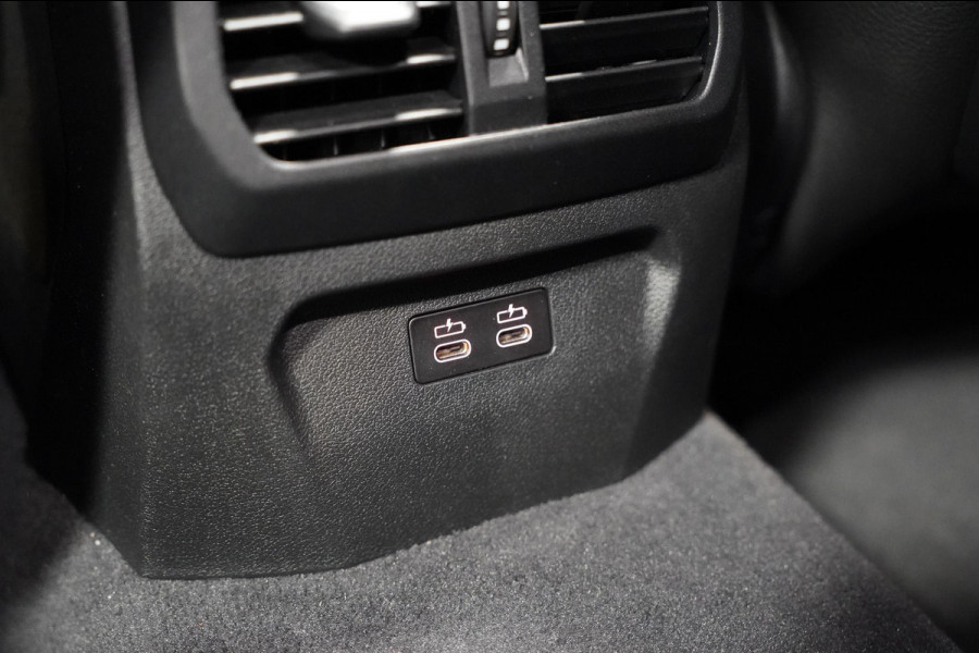 BMW 1-serie 120i M-Sport Pano|Sfeer|Stuurverwarming