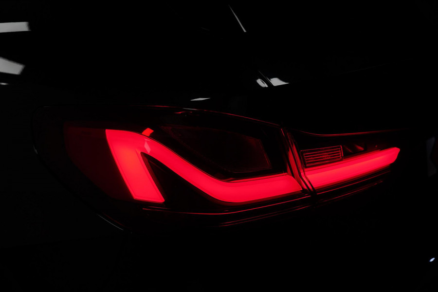 BMW 1-serie 120i M-Sport Pano|Sfeer|Stuurverwarming