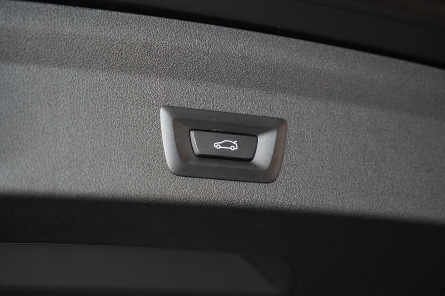 BMW 1-serie 120i M-Sport Pano|Sfeer|Stuurverwarming