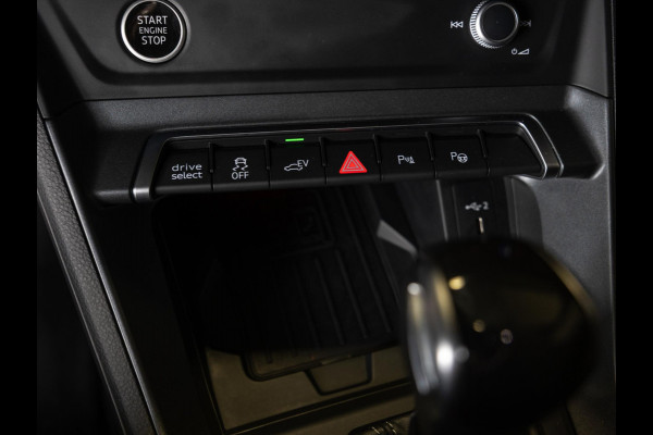 Audi Q3 45 TFSI e S edition / 245pk / Trekhaak / Bang & Olufsen / Keyless / Elektrische stoelverstelling met geheugen /