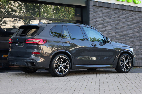 BMW X5 xDrive45e High Executive | BTW | M-SPORT | HUD | 4WIELSTUURING | SKYLOUNGE | CABRON | 22'' | ACC | DEALER ONDH | 360 |