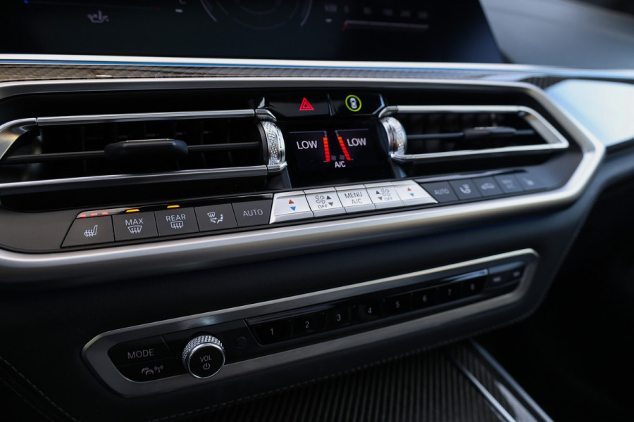 BMW X5 xDrive45e High Executive | BTW | M-SPORT | HUD | 4WIELSTUURING | SKYLOUNGE | CABRON | 22'' | ACC | DEALER ONDH | 360 |