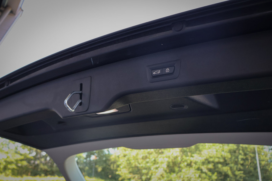 BMW 5 Serie Touring 530e Business Edition Plus ADAPTIVE | MEMORY | STOELVERWARMING VOOR + ACHTER | PANORAMADAK | CARPLAY | LASERLIGHTS | HEAD UP | TREKHAAK |
