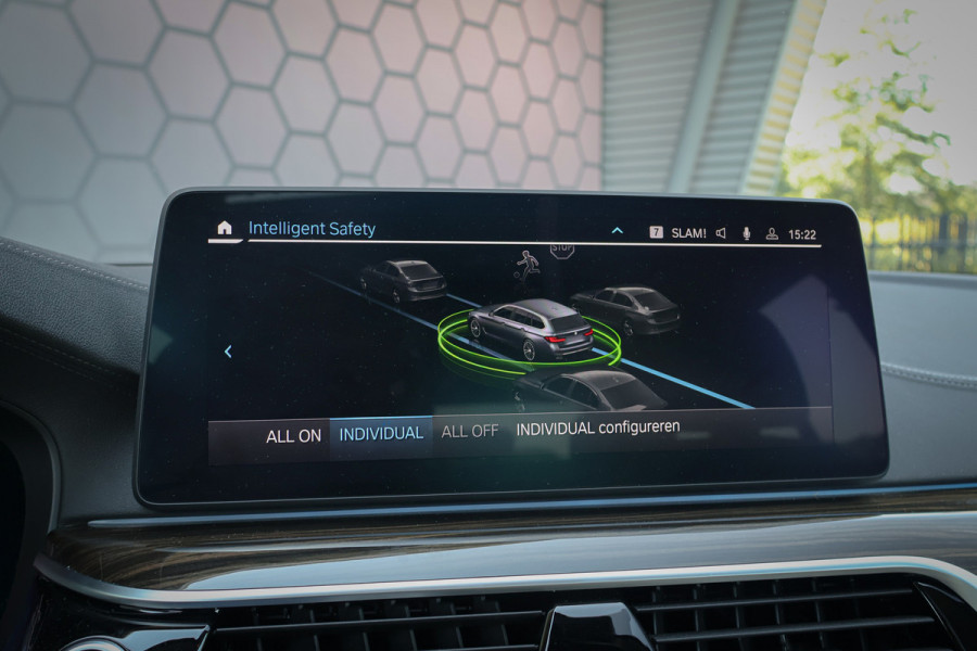 BMW 5 Serie Touring 530e Business Edition Plus ADAPTIVE | MEMORY | STOELVERWARMING VOOR + ACHTER | PANORAMADAK | CARPLAY | LASERLIGHTS | HEAD UP | TREKHAAK |