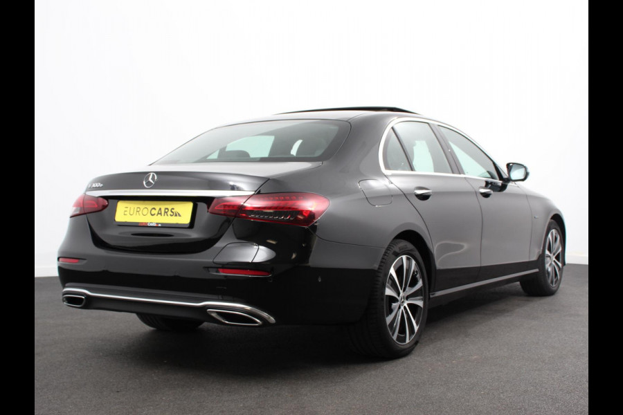 Mercedes-Benz E-Klasse 300e Avantgarde Premium Plus PHEV Automaat Panorama dak Climate control Adaptieve cruise control Parkeersensoren Camera  Verwarmde voorstoelen Keyless Lcihtmetalen velgen Led Burmester