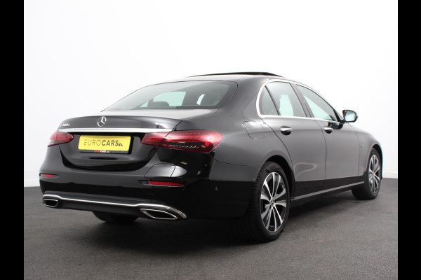 Mercedes-Benz E-Klasse 300e Avantgarde Premium Plus PHEV Automaat Panorama dak Climate control Adaptieve cruise control Parkeersensoren Camera  Verwarmde voorstoelen Keyless Lcihtmetalen velgen Led Burmester