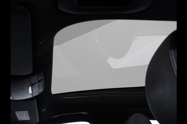 Mercedes-Benz E-Klasse 300e Avantgarde Premium Plus PHEV Automaat Panorama dak Climate control Adaptieve cruise control Parkeersensoren Camera  Verwarmde voorstoelen Keyless Lcihtmetalen velgen Led Burmester