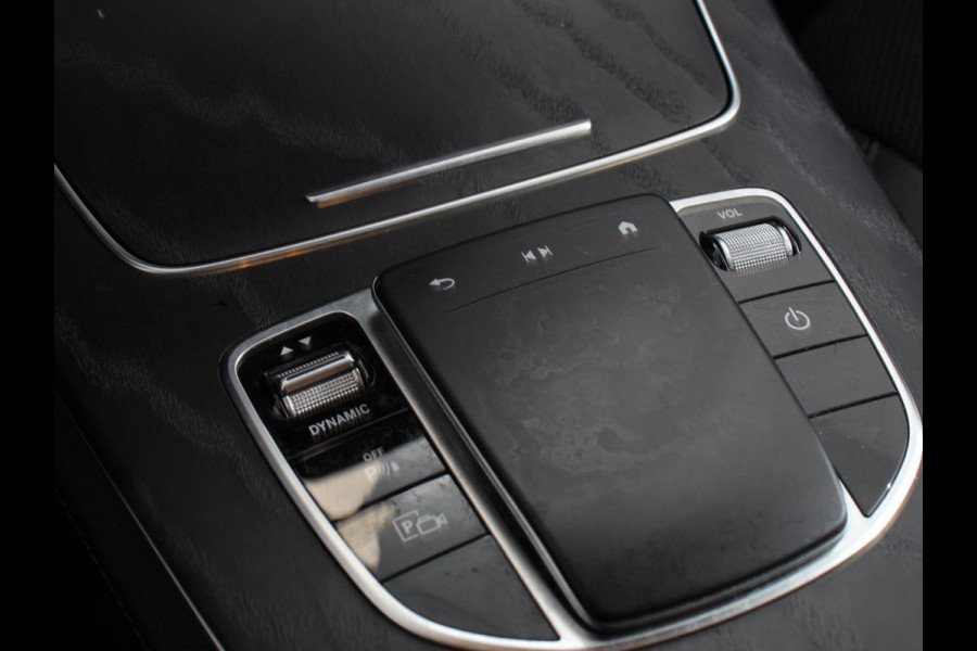 Mercedes-Benz E-Klasse 300e Avantgarde Premium Plus PHEV Automaat Panorama dak Climate control Adaptieve cruise control Parkeersensoren Camera  Verwarmde voorstoelen Keyless Lcihtmetalen velgen Led Burmester