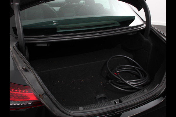 Mercedes-Benz E-Klasse 300e Avantgarde Premium Plus PHEV Automaat Panorama dak Climate control Adaptieve cruise control Parkeersensoren Camera  Verwarmde voorstoelen Keyless Lcihtmetalen velgen Led Burmester