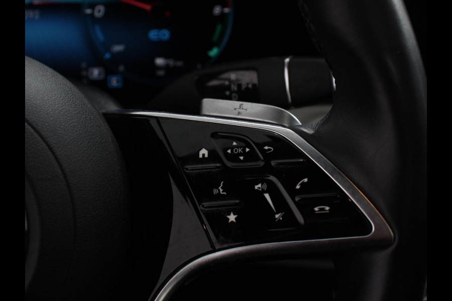 Mercedes-Benz E-Klasse 300e Avantgarde Premium Plus PHEV Automaat Panorama dak Climate control Adaptieve cruise control Parkeersensoren Camera  Verwarmde voorstoelen Keyless Lcihtmetalen velgen Led Burmester