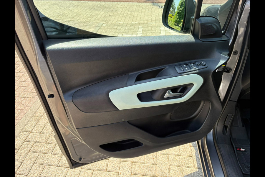 Citroën Berlingo 1.2 PureTech Shine,Camera,Car-Play,AUTOMAAT,Trekhaak,Garantie