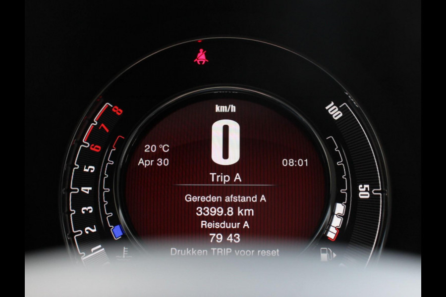 Fiat 500 1.0 Hybrid Dolcevita Finale Panorama dak Control Parkeer Sensoren  Lichtmetalen Velgen Cruise Control