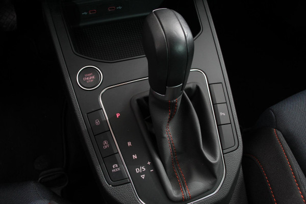 Seat Ibiza 1.0 TSI 110pk DSG FR Navigatie Apple Carplay/Android Auto Camera Parkeersensoren Adaptive cruise control Keyless Entry/Start Virtual Cockpit Stoelverwarming Ledverlichting Getinte ramen