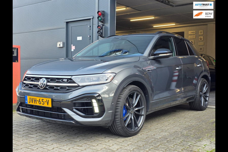 Volkswagen T-Roc 2.0 TSI 4Motion R / AKRAPOVIC !