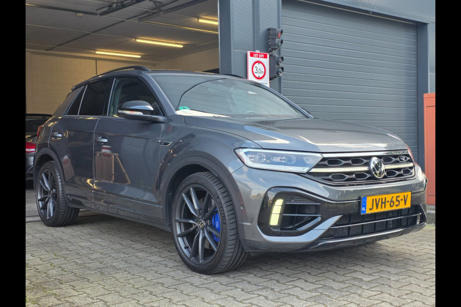 Volkswagen T-Roc 2.0 TSI 4Motion R / AKRAPOVIC !