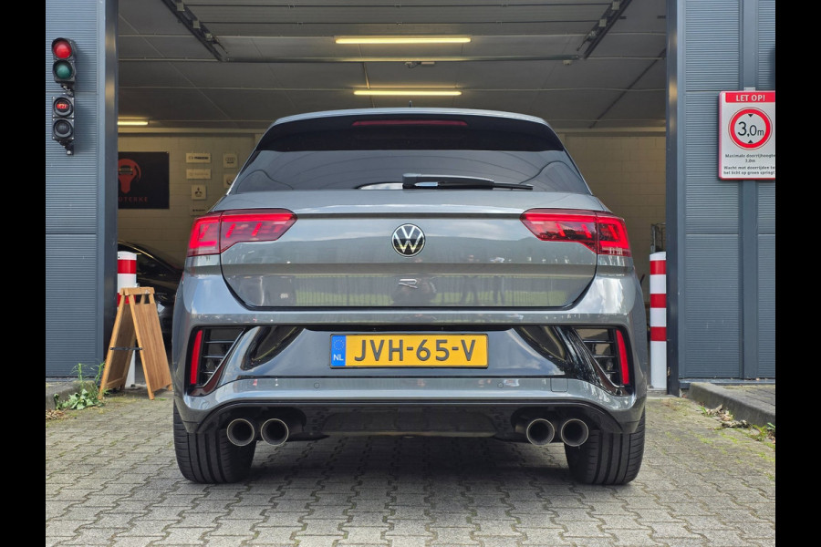 Volkswagen T-Roc 2.0 TSI 4Motion R / AKRAPOVIC !
