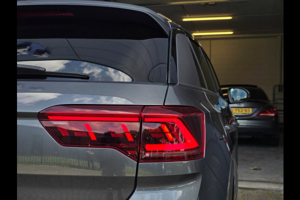 Volkswagen T-Roc 2.0 TSI 4Motion R / AKRAPOVIC !