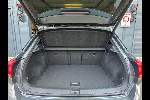 Volkswagen T-Roc 2.0 TSI 4Motion R / AKRAPOVIC !
