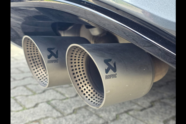 Volkswagen T-Roc 2.0 TSI 4Motion R / AKRAPOVIC !