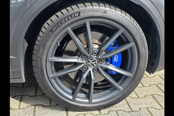 Volkswagen T-Roc 2.0 TSI 4Motion R / AKRAPOVIC !