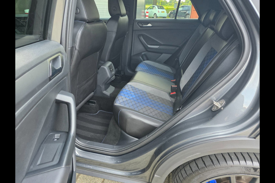 Volkswagen T-Roc 2.0 TSI 4Motion R / AKRAPOVIC !