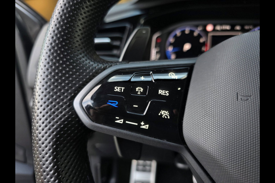 Volkswagen T-Roc 2.0 TSI 4Motion R / AKRAPOVIC !