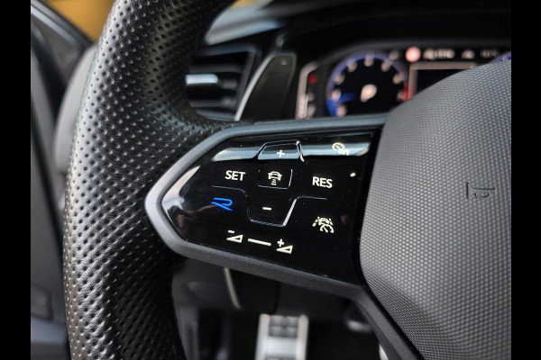 Volkswagen T-Roc 2.0 TSI 4Motion R / AKRAPOVIC !