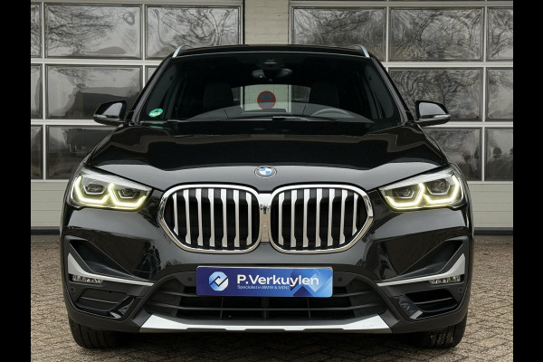 BMW X1 sDrive20i VDL Nedcar Edition | PANORAMA | 19 INCH LM VELGEN | SPORTSTOELEN | ADAPT. CRUISE | SPORTSTOELEN | CAMERA |