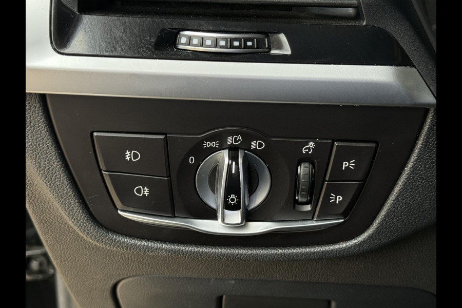 BMW X3 xDrive20i X LINE | PANORMA | HARMAN KARDON | SPORTSTOELEN | CAMERA | LEDER |