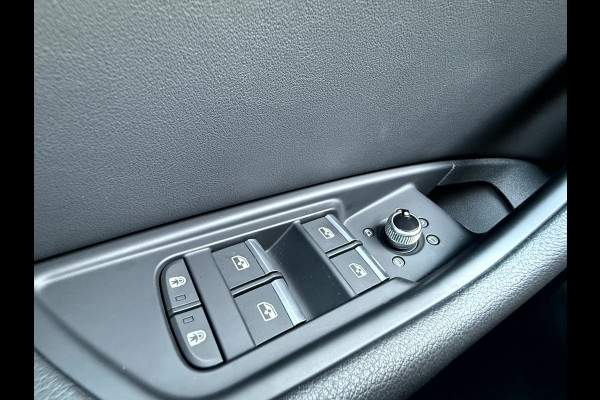 Audi A4 Limousine 40 TFSI 204pk Bns Edition 25400km, NL. Auto, Vol Opties.