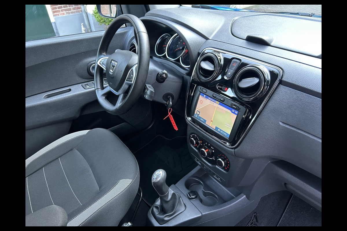 Dacia Lodgy 1.6 SCe 7-persoons Navi, PDC, Cruise, Trekhaak