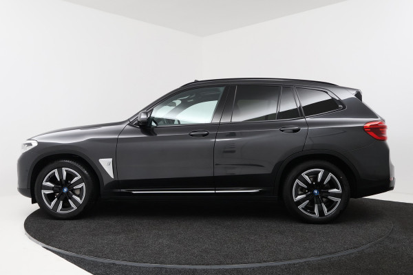 BMW iX3 Executive 80 kWh (PANORAMADAK, MEMORY SEATS, AUTOPILOT, CAMERA, 1e EIGENAAR, DEALER ONDERHOUDEN)