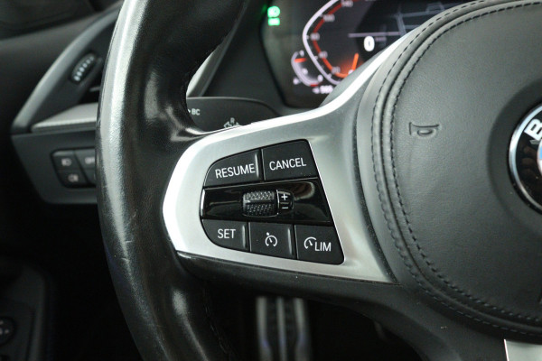 BMW 2 Serie Gran Coupé 218i Business Edition Plus (PANORAMADAK, CAMERA, SFEERVERLICHTING, STOELVERWARMING, PARKEERSENSOREN)