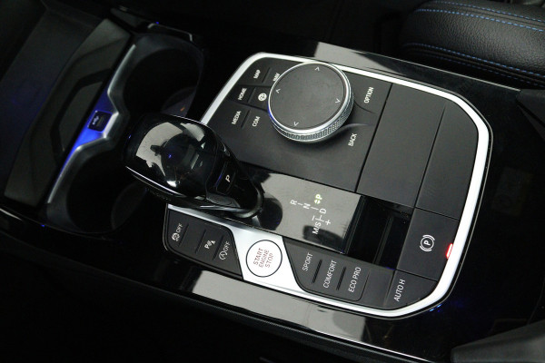 BMW 2 Serie Gran Coupé 218i Business Edition Plus (PANORAMADAK, CAMERA, SFEERVERLICHTING, STOELVERWARMING, PARKEERSENSOREN)