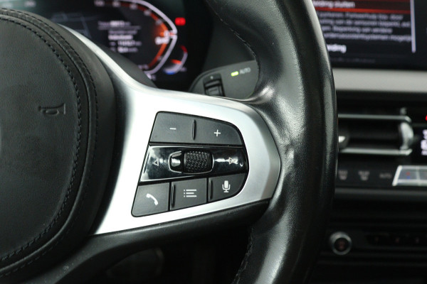BMW 2 Serie Gran Coupé 218i Business Edition Plus (PANORAMADAK, CAMERA, SFEERVERLICHTING, STOELVERWARMING, PARKEERSENSOREN)