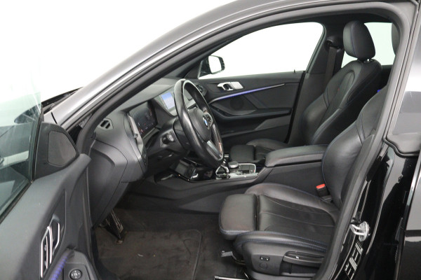 BMW 2 Serie Gran Coupé 218i Business Edition Plus (PANORAMADAK, CAMERA, SFEERVERLICHTING, STOELVERWARMING, PARKEERSENSOREN)